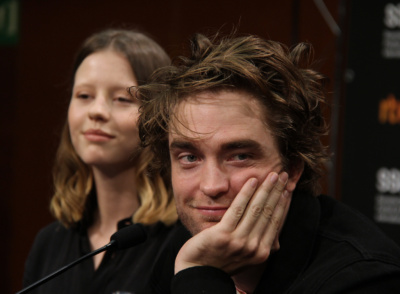 Robert Pattinson y Mia Goth en la presentación de High Life en 66SSIFF