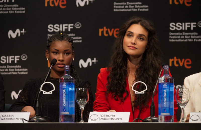 Las actrices Cassia Nascimento y Debora Nascimento durante la rueda de prensa de Pacificado en la 67SSIFF